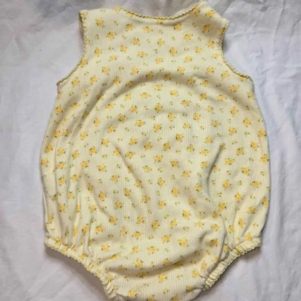 Vintage Carter's baby 9 months super cute yellow roses summer outfit romper